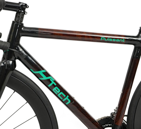 HTech Puissant main triangle with green HTech logo