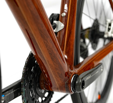 Reflections in the clear gloos finsh applied to the wooden frame of a HTech Aeriform with SRAM Red
