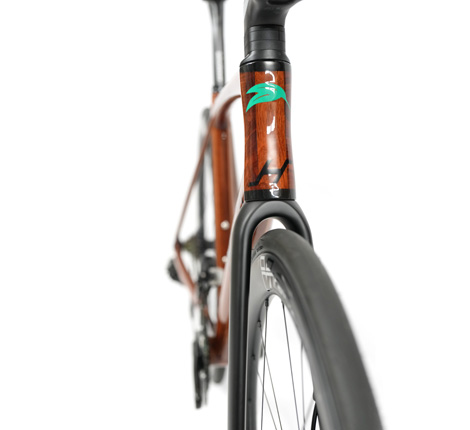 HTech Aeriform is an aerodynamically designed wooden bicycle frame, an intergrated and tapered headtube