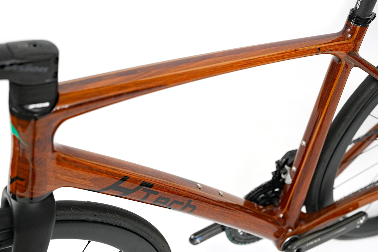 Jarrah HTech Aeriform front triangle with Brown Mallet stripes, highlighting the smooth curves of the tube shapes